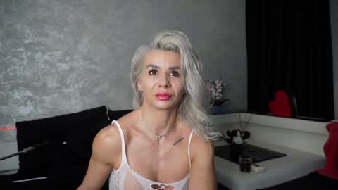 Snapshot of ashadevon_fit chatting on January 26, 10:02 pm Asha online show from January 26, 10:02 pm