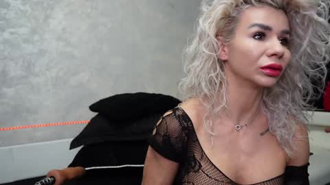 Snapshot of ashadevon_fit chatting on January 10, 10:15 pm Asha online show from January 10, 10:15 pm