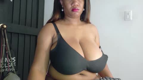 ashanty_1012 online show from October 9, 5:50 pm