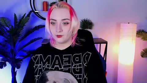 AshleyAshe  online show from February 9, 5:01 pm