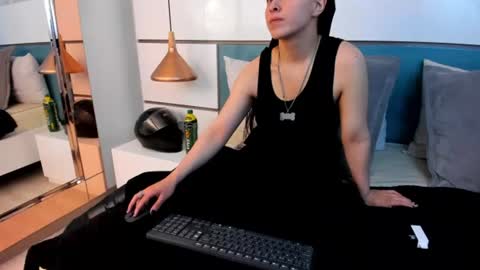 Ashkoreh online show from July 21, 8:42 pm