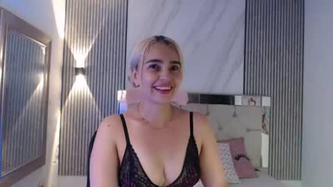 ashley__tylor online show from June 22, 3:25 am