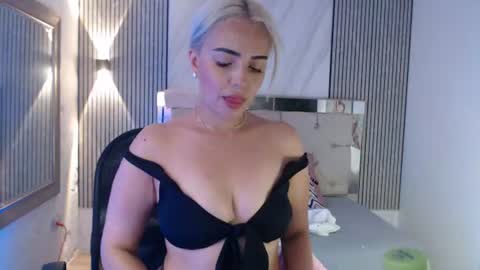 ashley__tylor online show from July 11, 9:15 pm