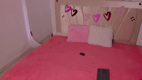 Snapshot of ashley_hillss_ chatting on February 25, 5:41 am Ashley online show from February 25, 5:41 am