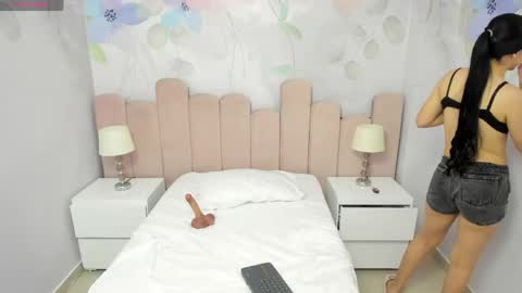 ASHLEY online show from April 21, 2:51 am