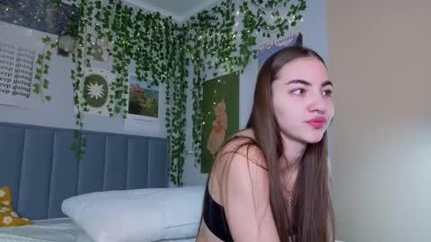Snapshot of ashley_tempt chatting on October 6, 4:29 am Ashle online show from October 6, 4:29 am