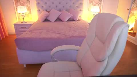 ashleybaee online show from June 11, 12:13 pm