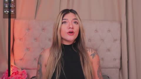 Ashley Lauren online show from March 4, 3:44 am