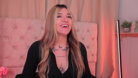 Ashley Lauren online show from January 13, 3:45 am