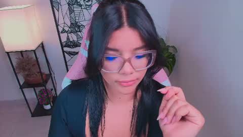 Ashleyy18   online show from June 20, 1:20 am