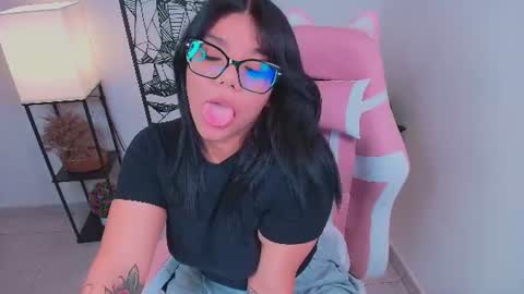 Ashleyy18   online show from July 12, 11:49 pm