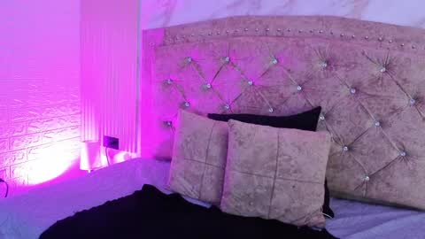 ashlybloom1 online show from May 16, 11:53 am