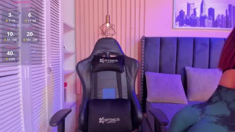 Snapshot of ashlye_miller_ chatting on February 6, 3:37 am ashlye_miller_ online show from February 6, 3:37 am