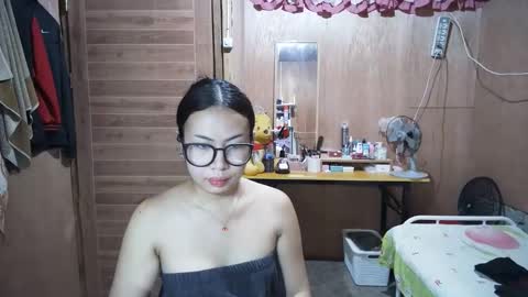Snapshot of asian_llory chatting on September 11, 1:39 am asian_llory online show from September 11, 1:39 am