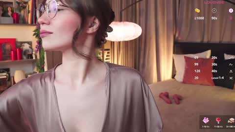 Audrey online show from February 7, 2:04 pm