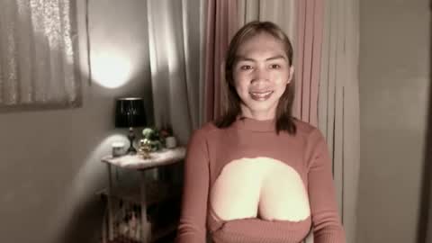 Snapshot of astrid_khalifa chatting on January 30, 12:59 pm Astrid online show from January 30, 12:59 pm