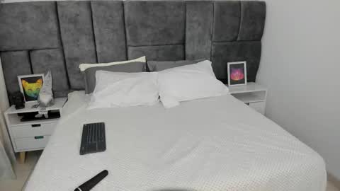 astrid_velle online show from December 14, 3:12 am