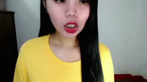 Snapshot of asuna_charming chatting on October 14, 6:43 pm asuna_charming online show from October 14, 6:43 pm