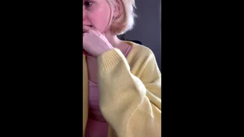 Snapshot of asya_new chatting on September 18, 12:37 pm asya_new online show from September 18, 12:37 pm