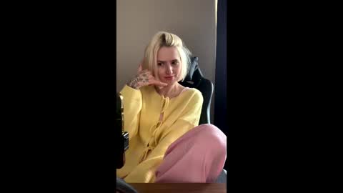 Snapshot of asya_new chatting on September 15, 11:51 am asya_new online show from September 15, 11:51 am