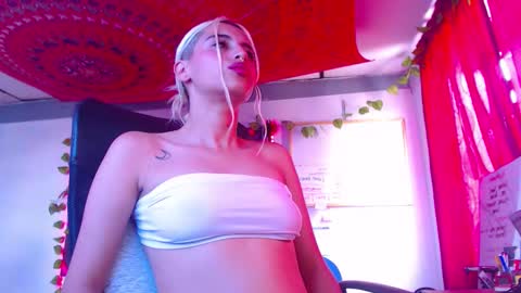 Atenea online show from December 2, 5:26 pm