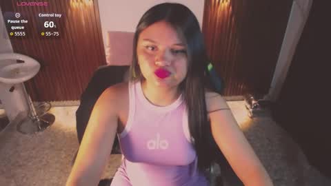 athena_snaw online show from May 26, 2:44 am