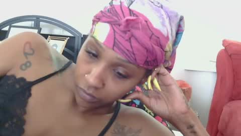 AtirahCali online show from July 7, 1:47 pm