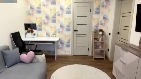 Jolyn online show from February 20, 6:26 am