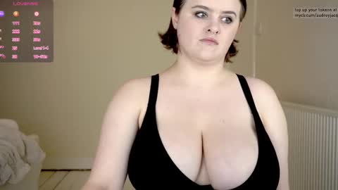 Snapshot of audreyjacq chatting on October 19, 3:36 pm Audrey Jacq online show from October 19, 3:36 pm