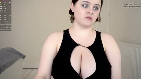 Audrey Jacq online show from July 25, 6:04 pm