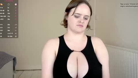 Audrey Jacq online show from July 29, 3:34 pm