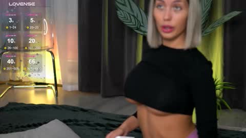 Isabella online show from October 22, 7:02 am