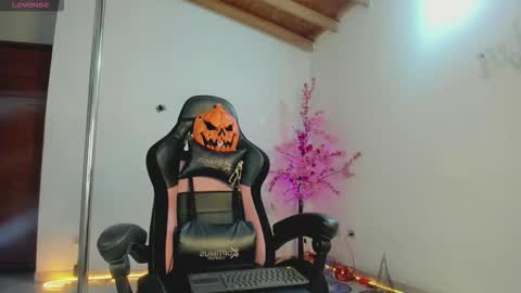 aura online show from October 1, 7:46 am