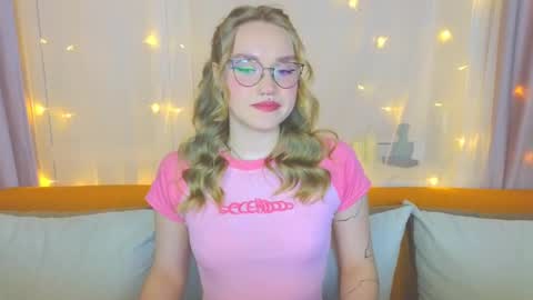 Kate online show from March 8, 4:48 pm