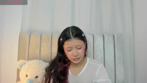 Snapshot of aurora_johnson_ chatting on September 13, 6:32 am A U R O R A online show from September 13, 6:32 am