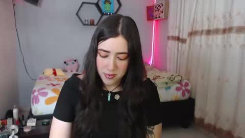 Snapshot of aurora_shy_ chatting on February 10, 10:19 pm Aurora  online show from February 10, 10:19 pm