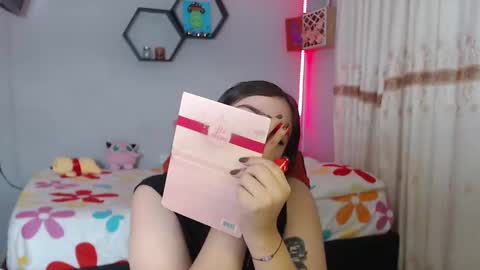 Snapshot of aurora_shy_ chatting on January 18, 8:19 pm Aurora  online show from January 18, 8:19 pm