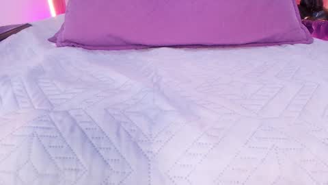 auroraa_miller online show from February 20, 6:26 am