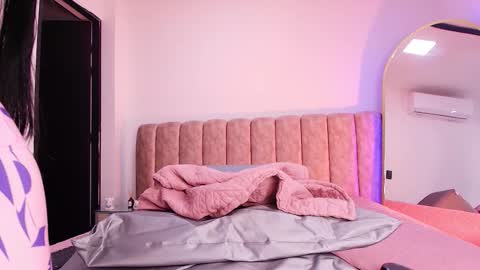 auroraa_miller online show from January 9, 11:58 am