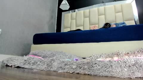 auroraa_miller online show from January 28, 12:11 pm