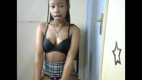 Snapshot of aurorabarbie chatting on October 13, 9:50 pm Aurora online show from October 13, 9:50 pm