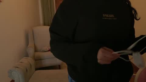 Aurora online show from March 8, 8:57 pm