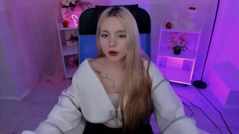 Snapshot of aurorawrenfield chatting on September 23, 10:46 am aurorawrenfield online show from September 23, 10:46 am