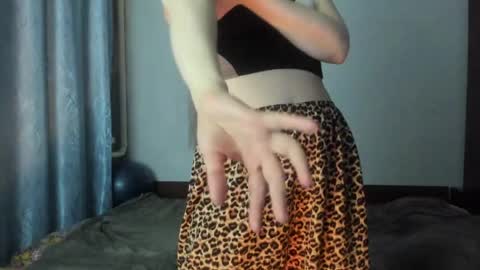 auroro8445438 online show from May 1, 10:13 pm