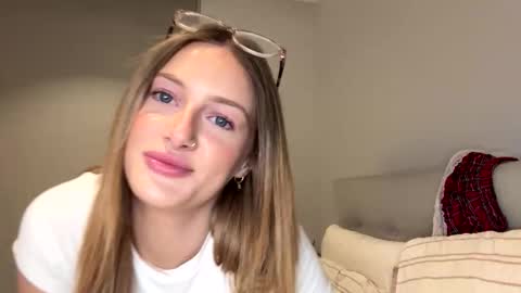 Molly May  online show from April 4, 9:19 am