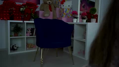 Ava online show from February 15, 8:30 pm