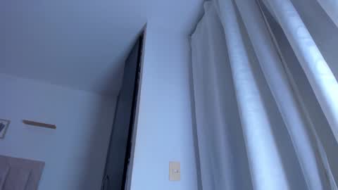 Avaline Help me reach 100 likes TRANSMISSION EVERY DAY FROM 39 PM online show from February 5, 12:20 am