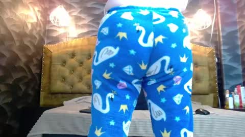 avanahomi online show from November 4, 11:48 am