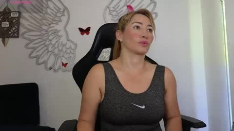 Ava online show from May 3, 1:58 pm