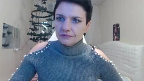 Snapshot of avasaturnian chatting on October 13, 12:19 pm avasaturnian online show from October 13, 12:19 pm